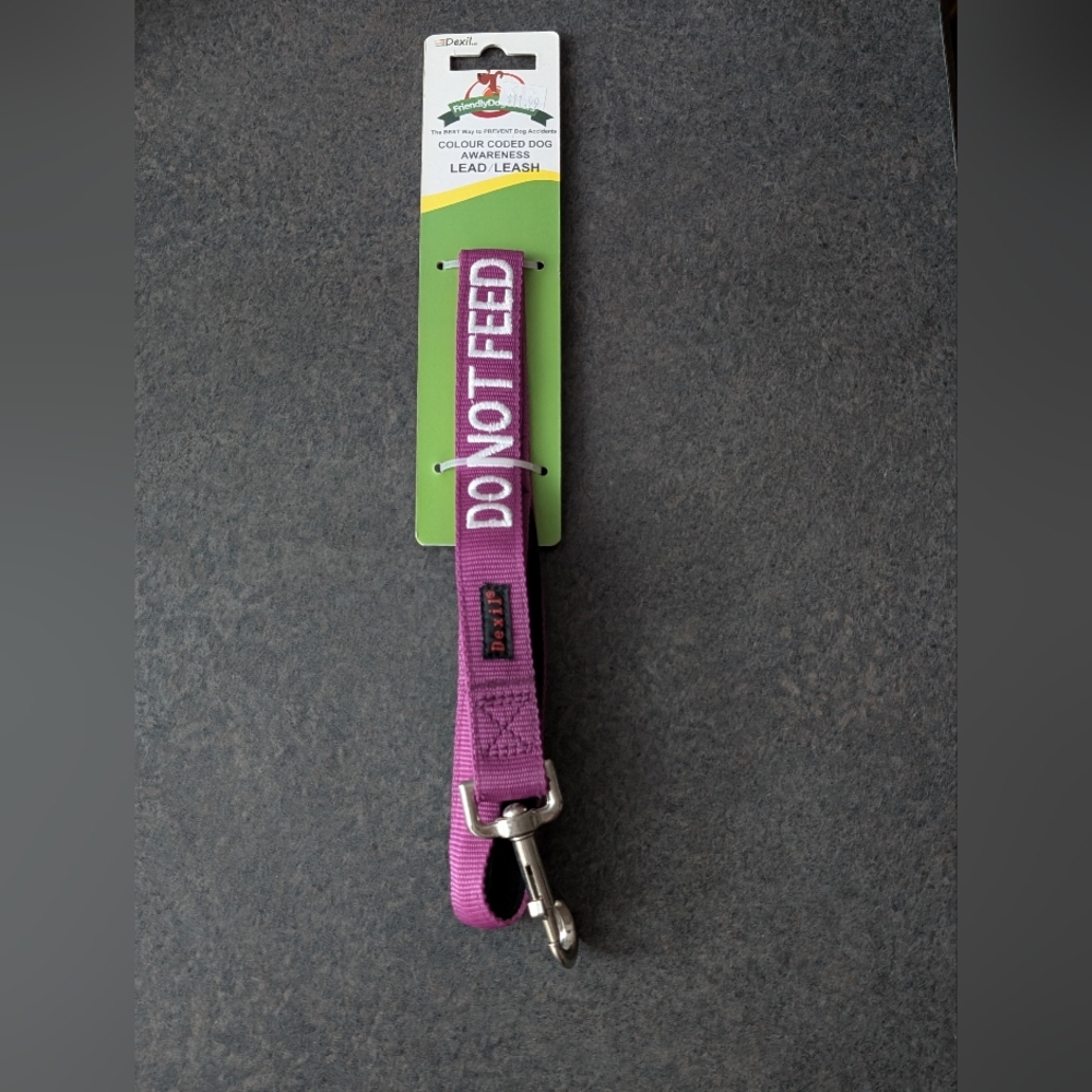 Green Luxury Padded Dog Leash 'DO NOT FEED' Embroid
